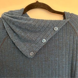 Women’s Medium Dark Blue Long sleeve tee